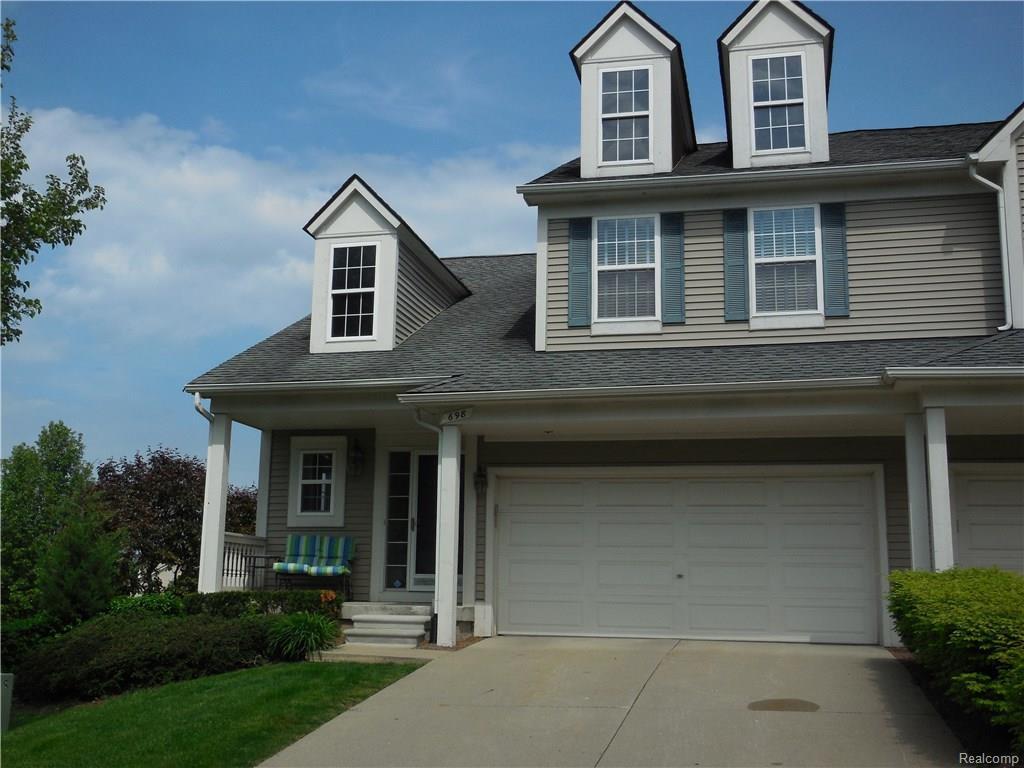 698 Bluff Crt - Photo 1