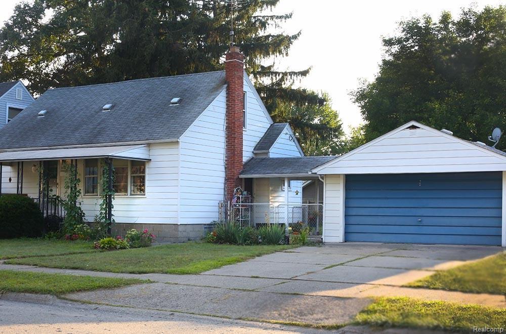 23361 Tawas Ave - Photo 1