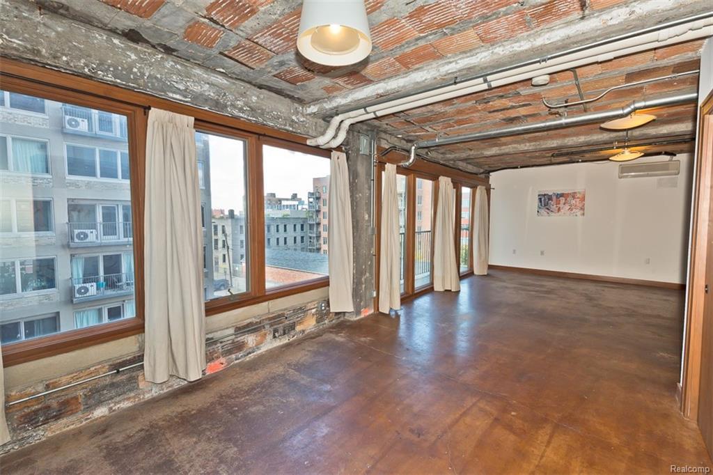 2915 John R St - Photo 1