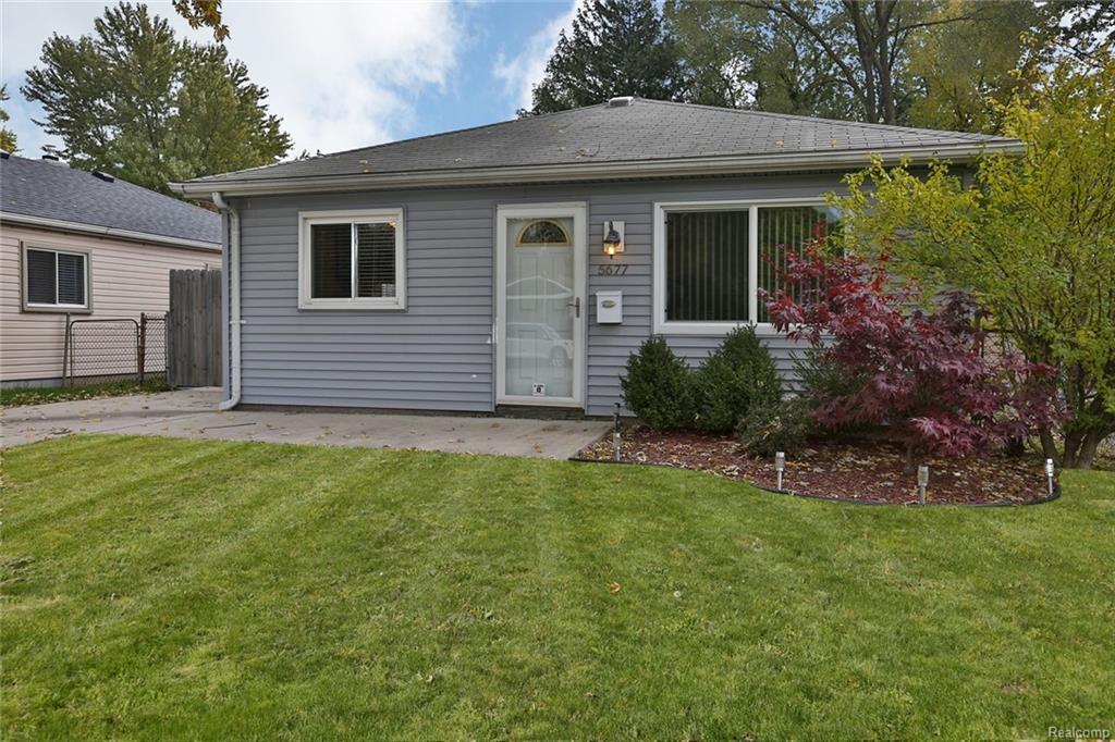 5677 Katherine St - Photo 1