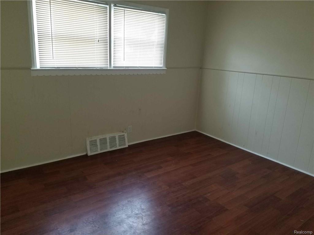 19348 Trinity St - Photo 1