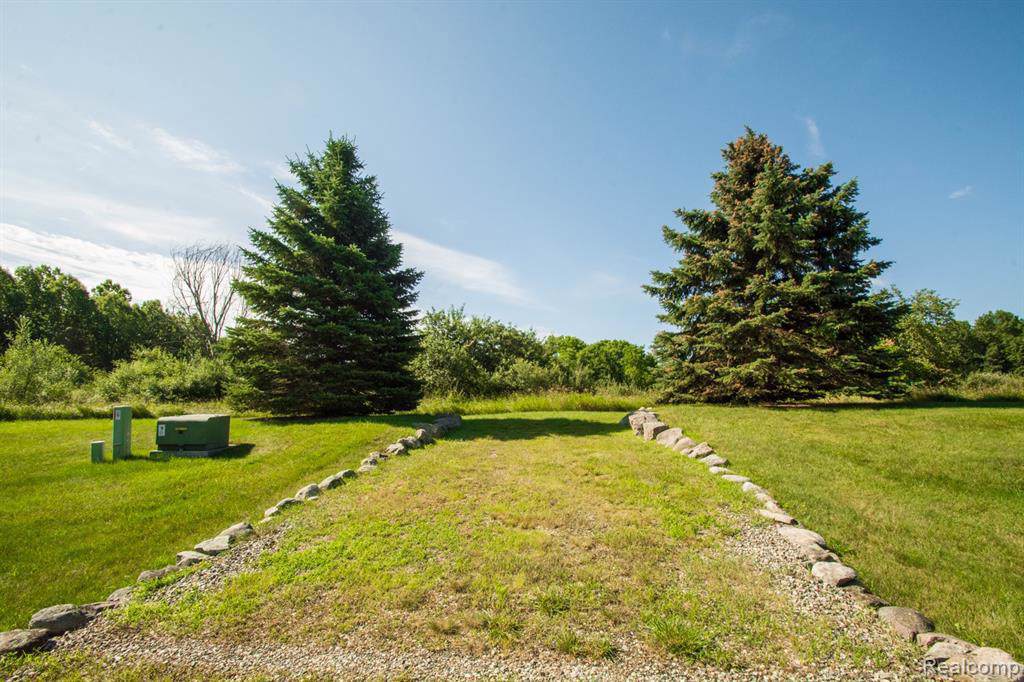 5833 Saratoga Dr - Photo 1