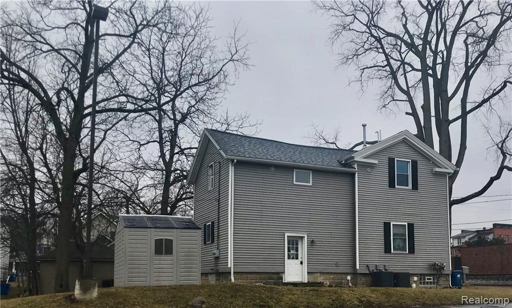 102 Broad St - Photo 1