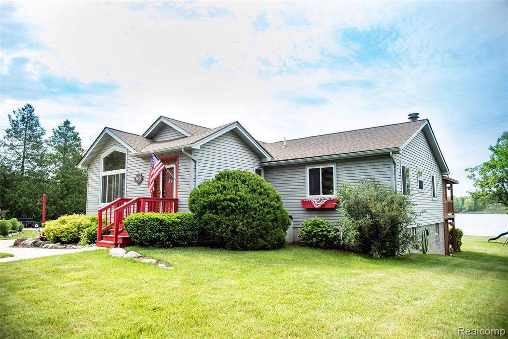 3443 Mahopac Dr - Photo 1