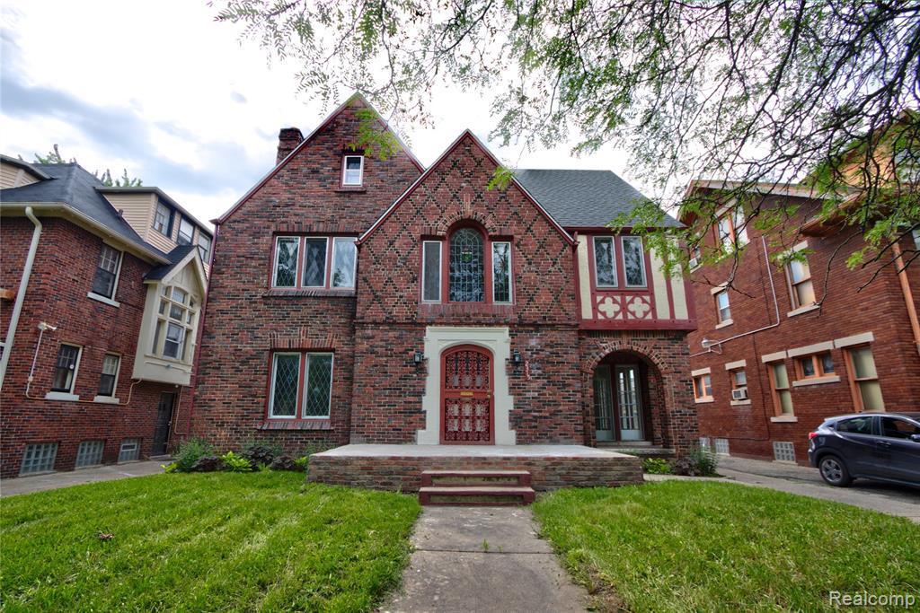 2315 Boston Blvd - Photo 1