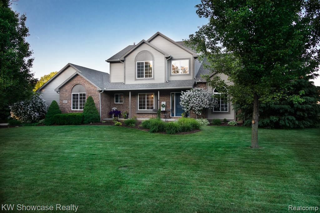 2201 Elkridge Cir - Photo 1