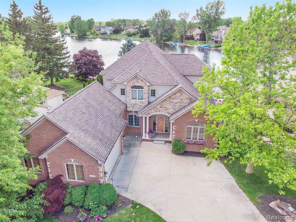 1438 Harwood Dr - Photo 1