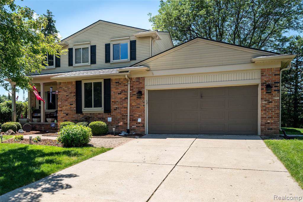 1460 Deerhurst Ln - Photo 1