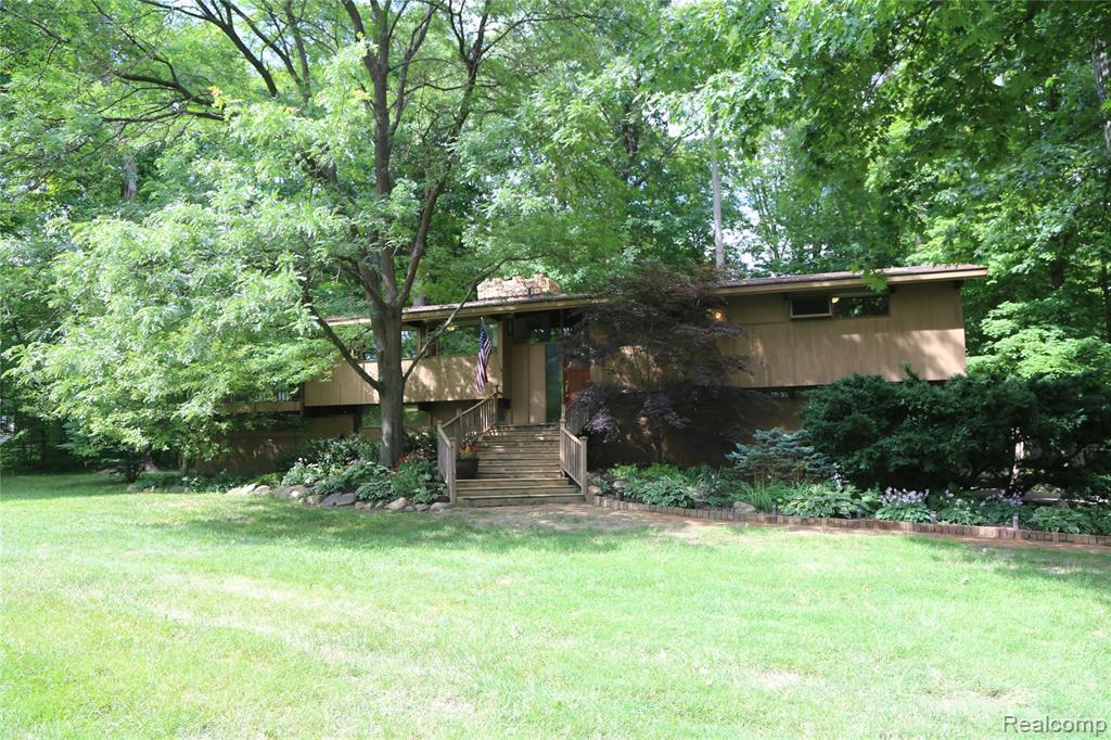 2051 Forest Dr - Photo 1