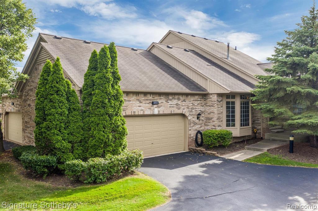 1953 Clearwood Crt - Photo 1