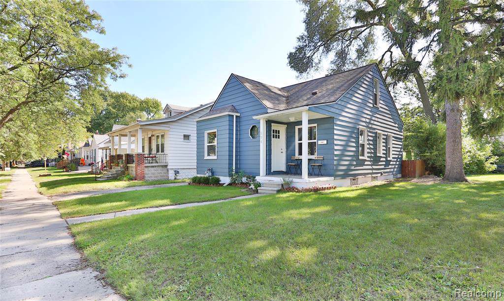 694 Channing St - Photo 1