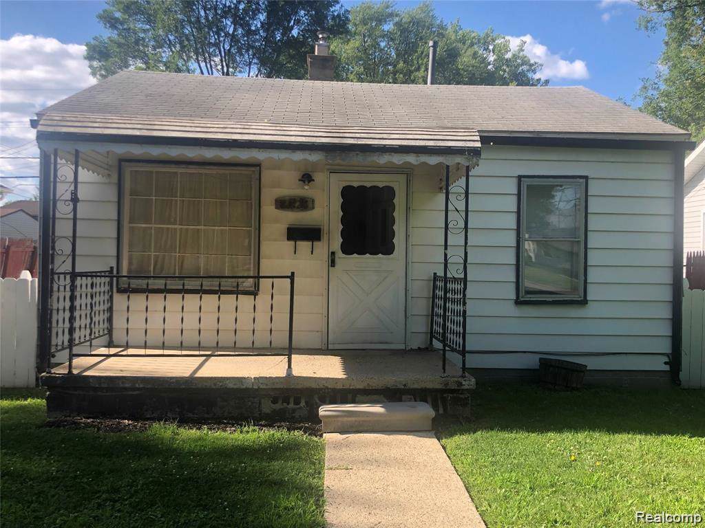 21228 Pinecrest St - Photo 1