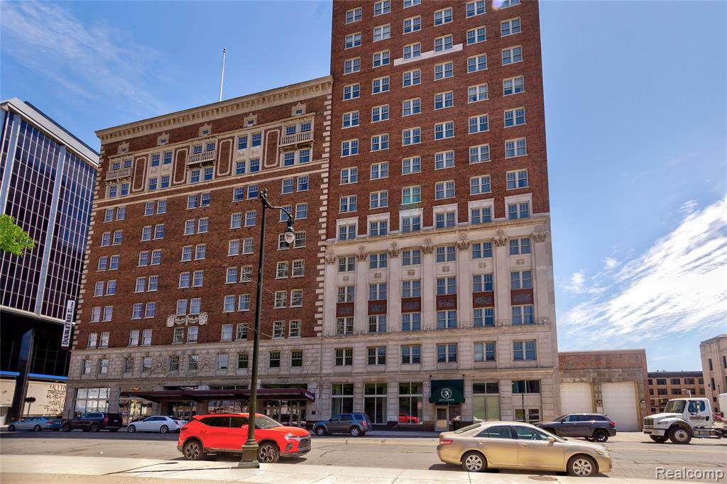 525 Lafayette Boulevard - Photo 1