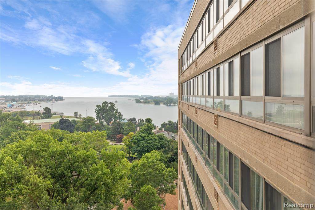 8900 Jefferson Avenue - Photo 1
