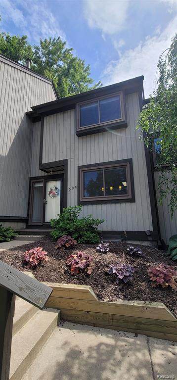 504 Victoria Square - Photo 1