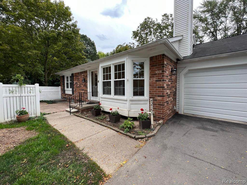 42151 Old Pond Circle - Photo 1
