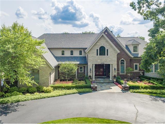 1319 Club Drive - Photo 1