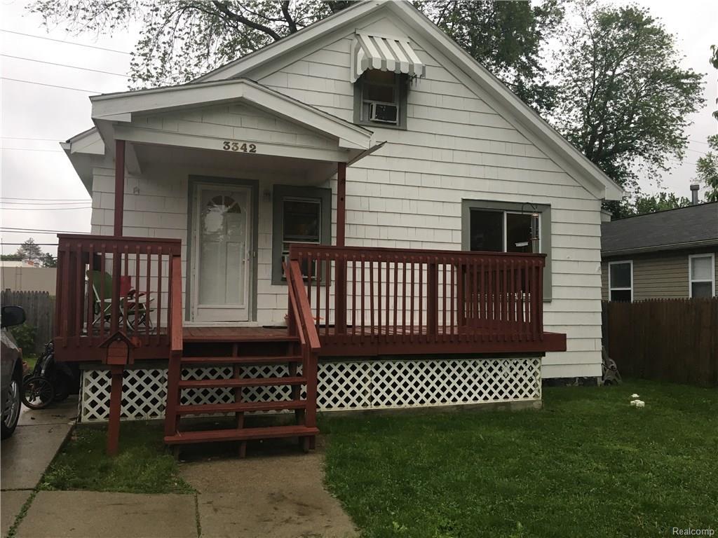 3342 Buckingham Ave - Photo 1