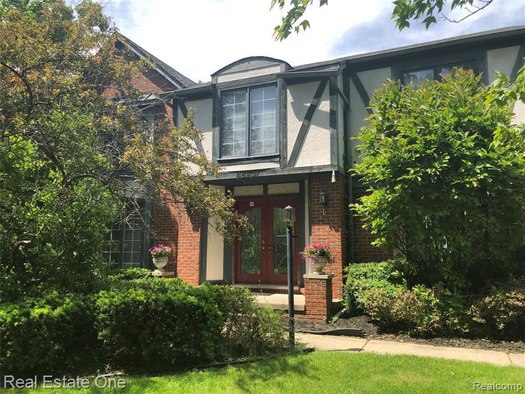 46931 Elmsmere Dr - Photo 1