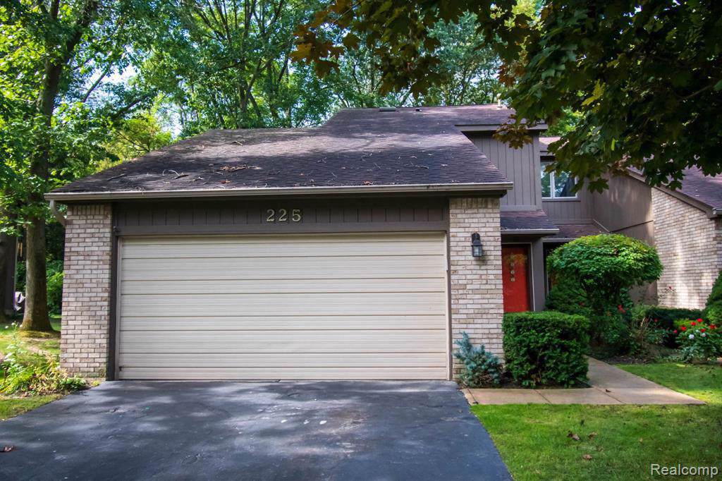 225 Woodstone Rd - Photo 1