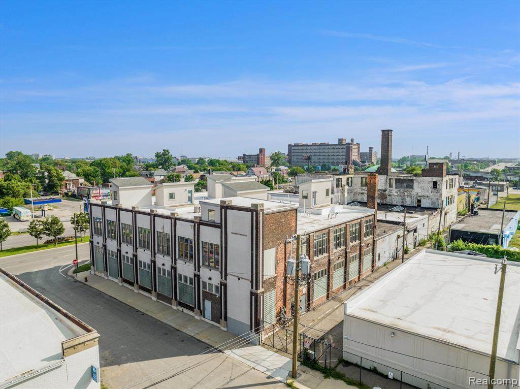 2843 Grand Boulevard - Photo 1