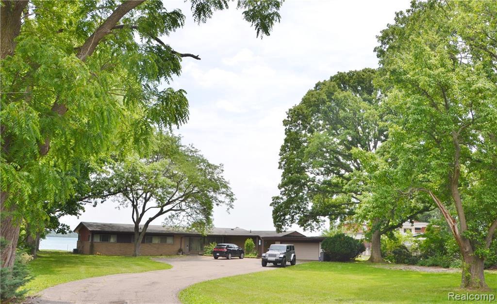 28095 Elba Dr - Photo 1
