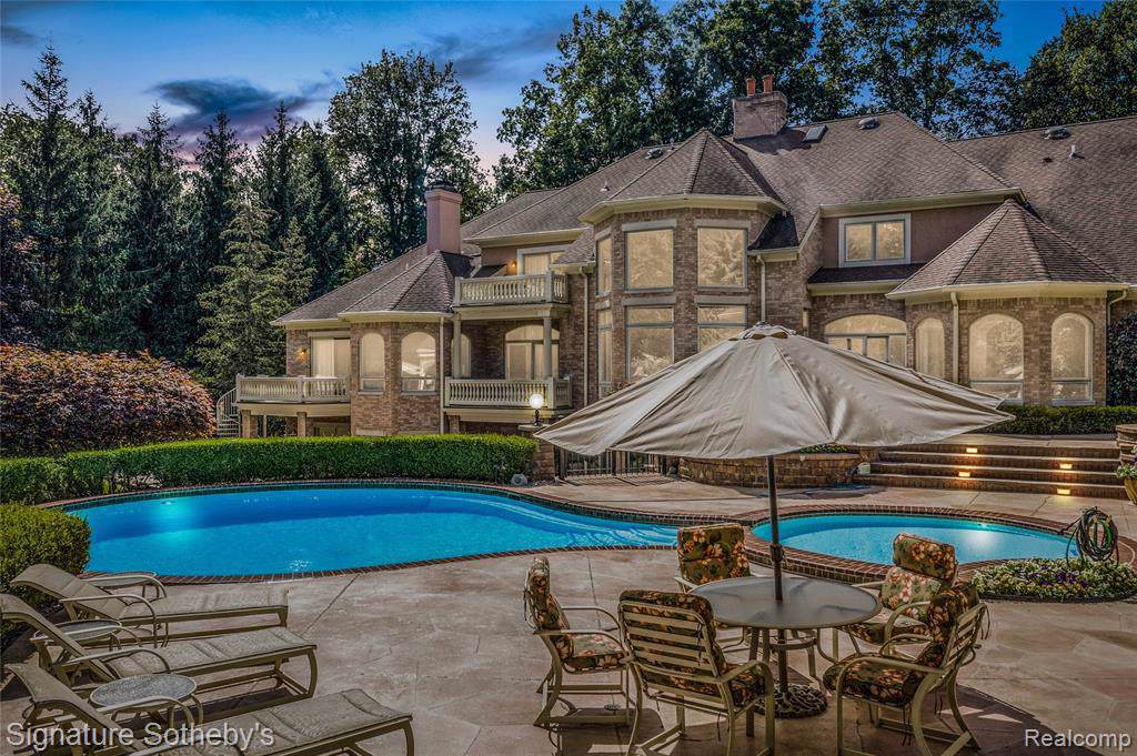 21080 Cambridge Dr - Photo 1