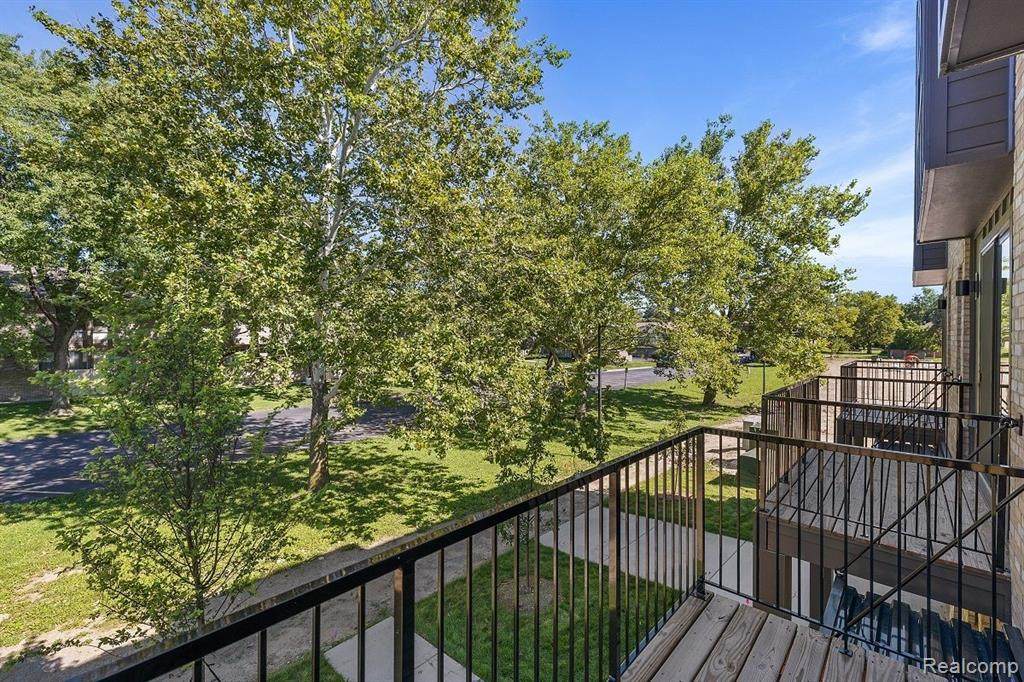 1051 Hampton Circle - Photo 1