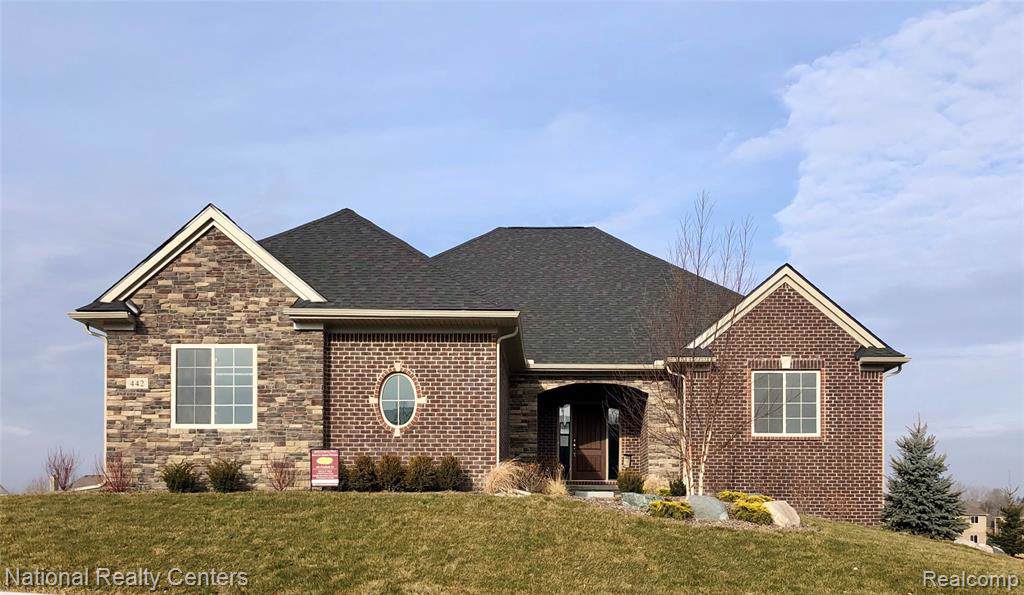 442 Overlook Dr - Photo 1