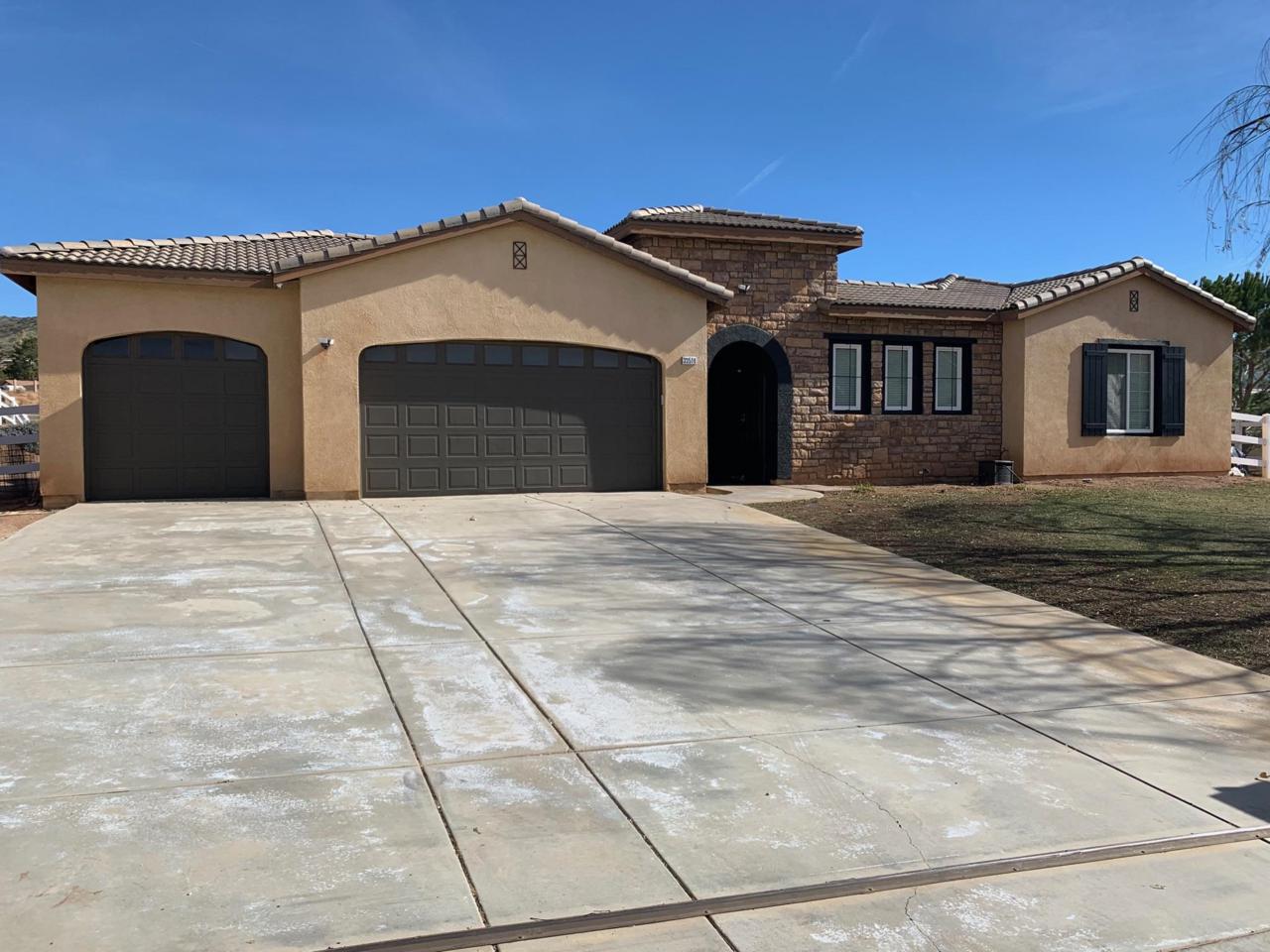 33516 Desert Road - Photo 1