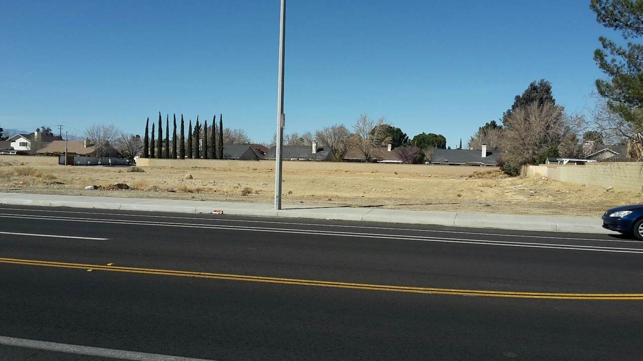 Ave J8 Vic Challenger Way - Photo 1
