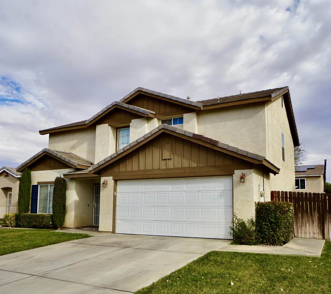 45416 Fairbanks Avenue - Photo 1