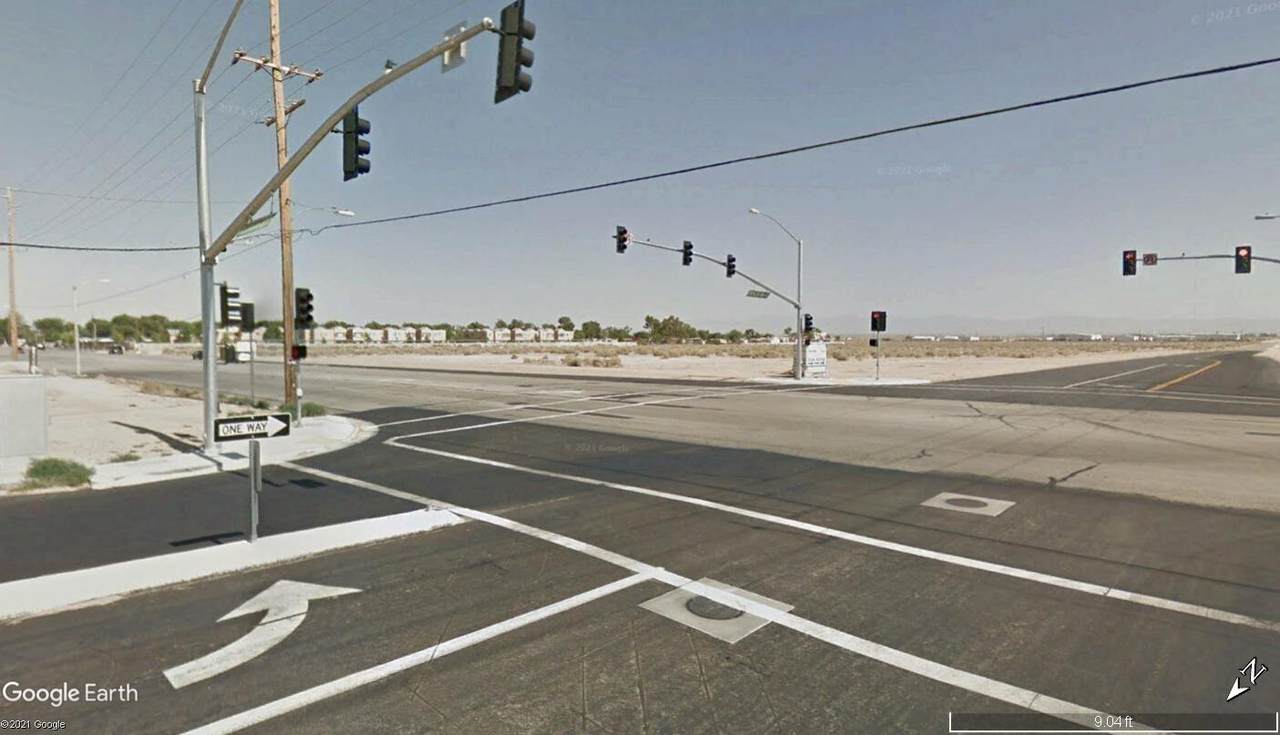 Rosamond Blvd. And 15th Street - Photo 1