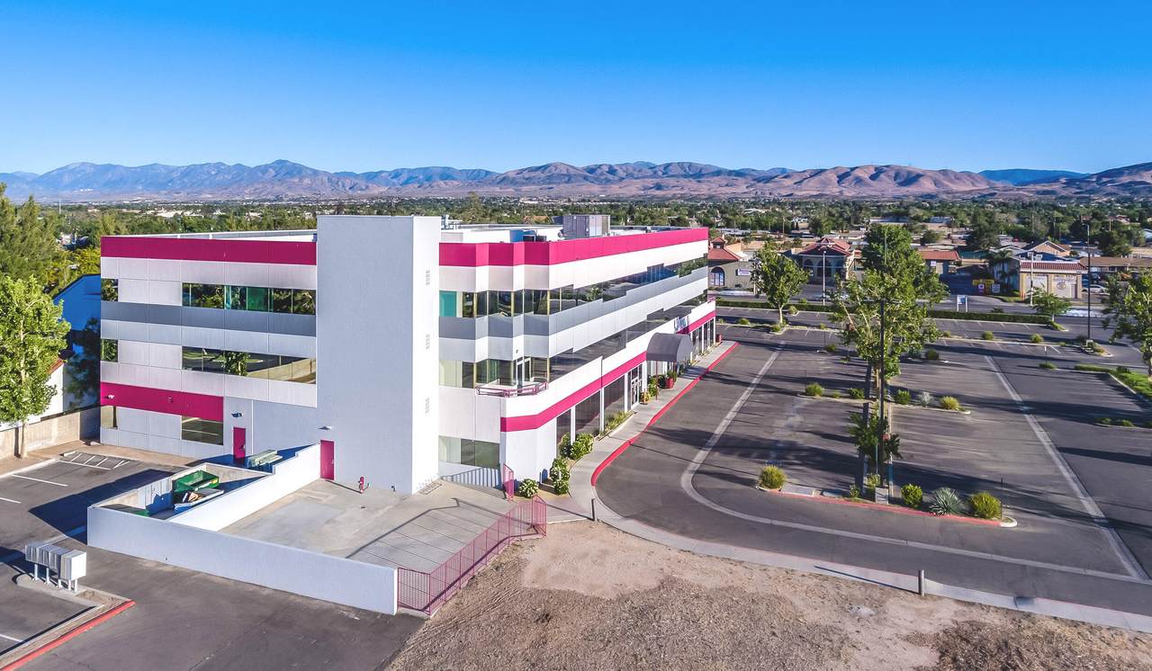 1529 Palmdale Boulevard - Photo 1