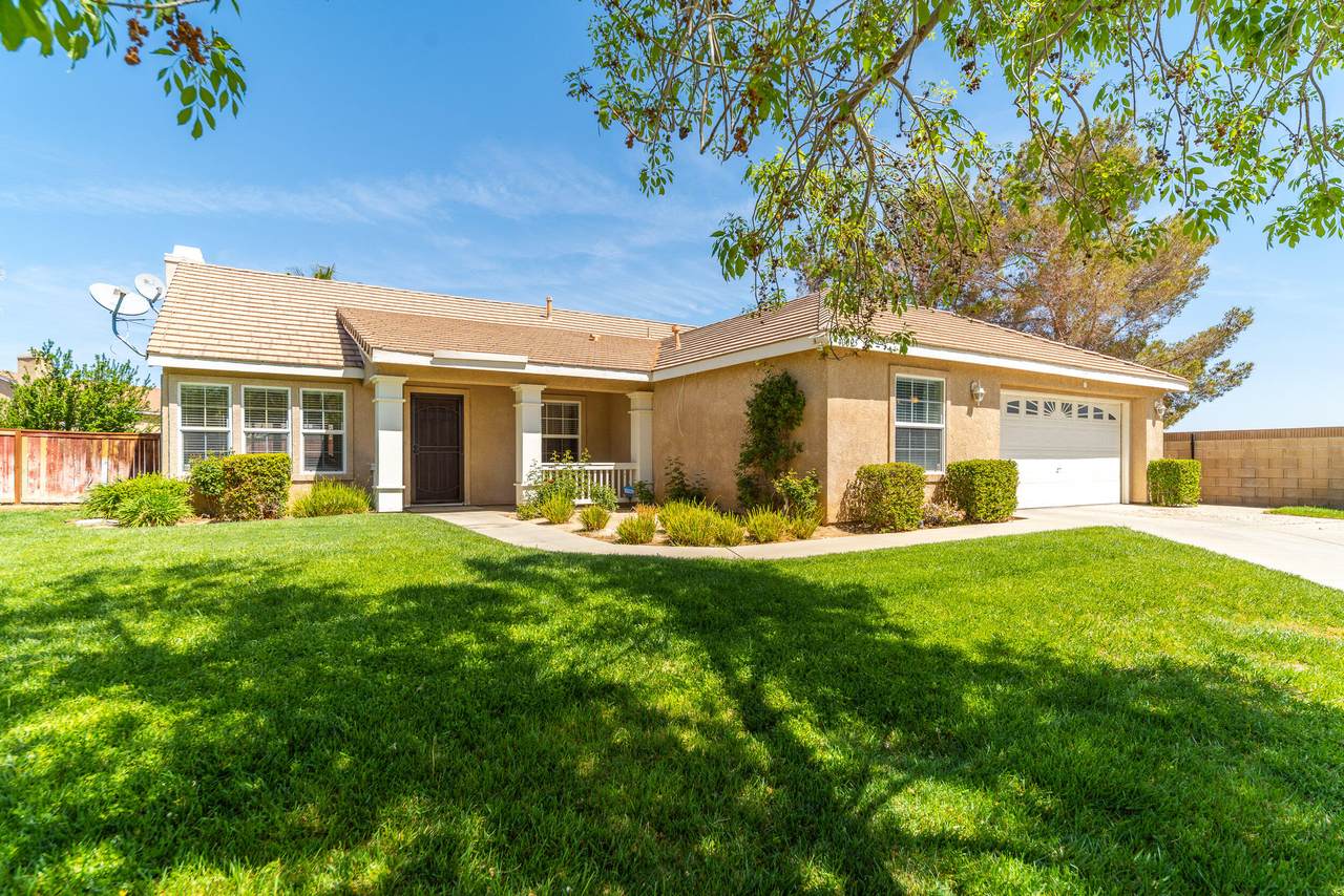 40025 Golfers Drive - Photo 1