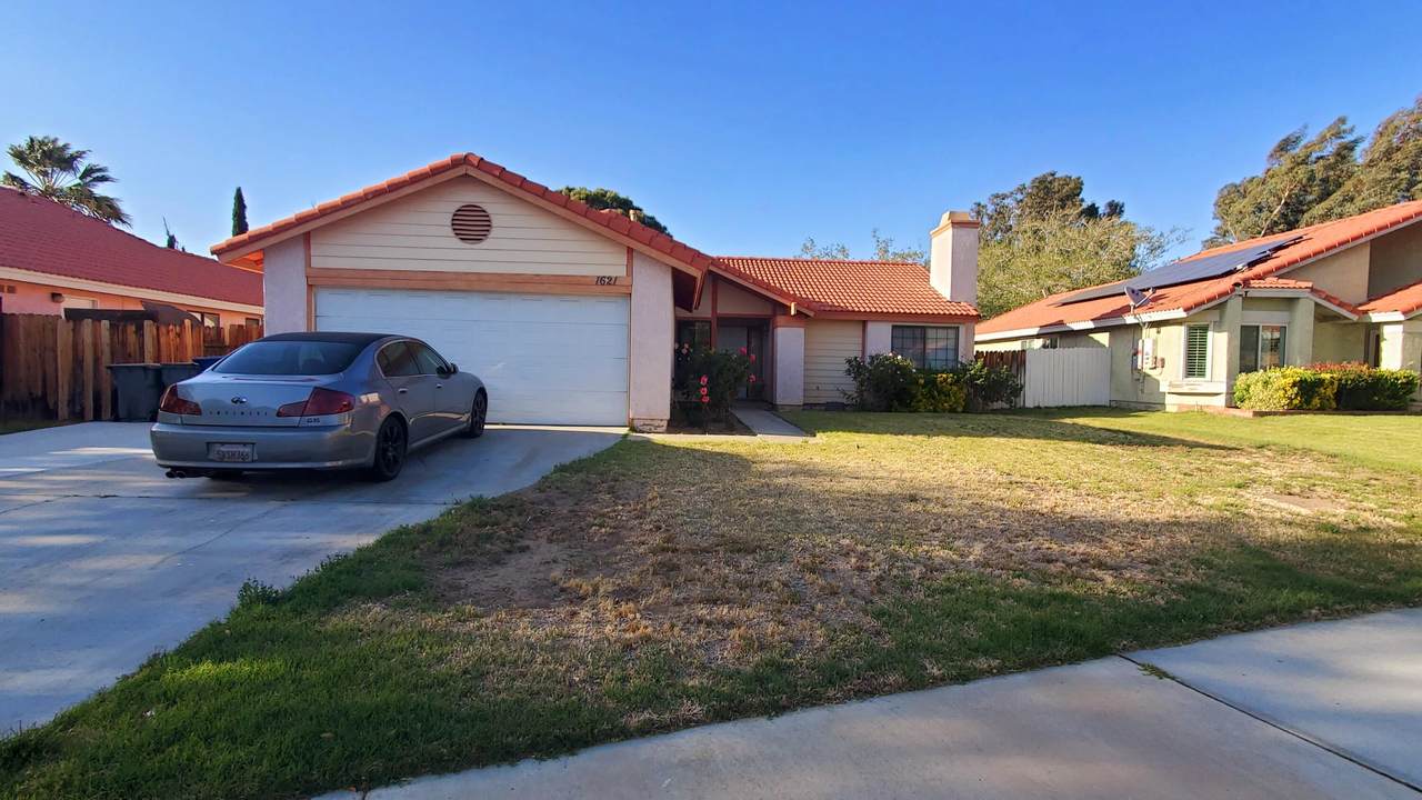 1621 Lingard Street - Photo 1
