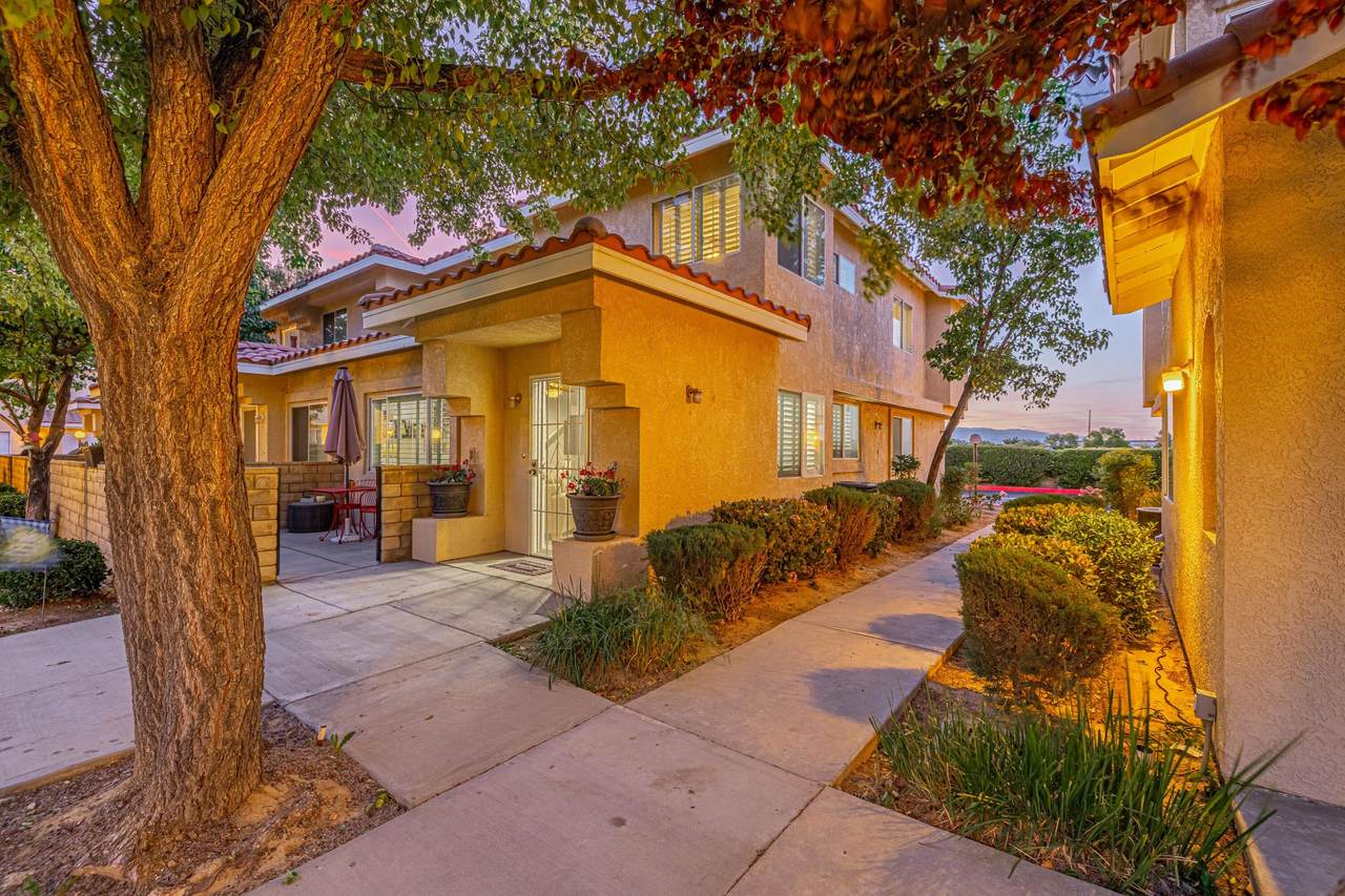 43489 30th Street - Photo 1