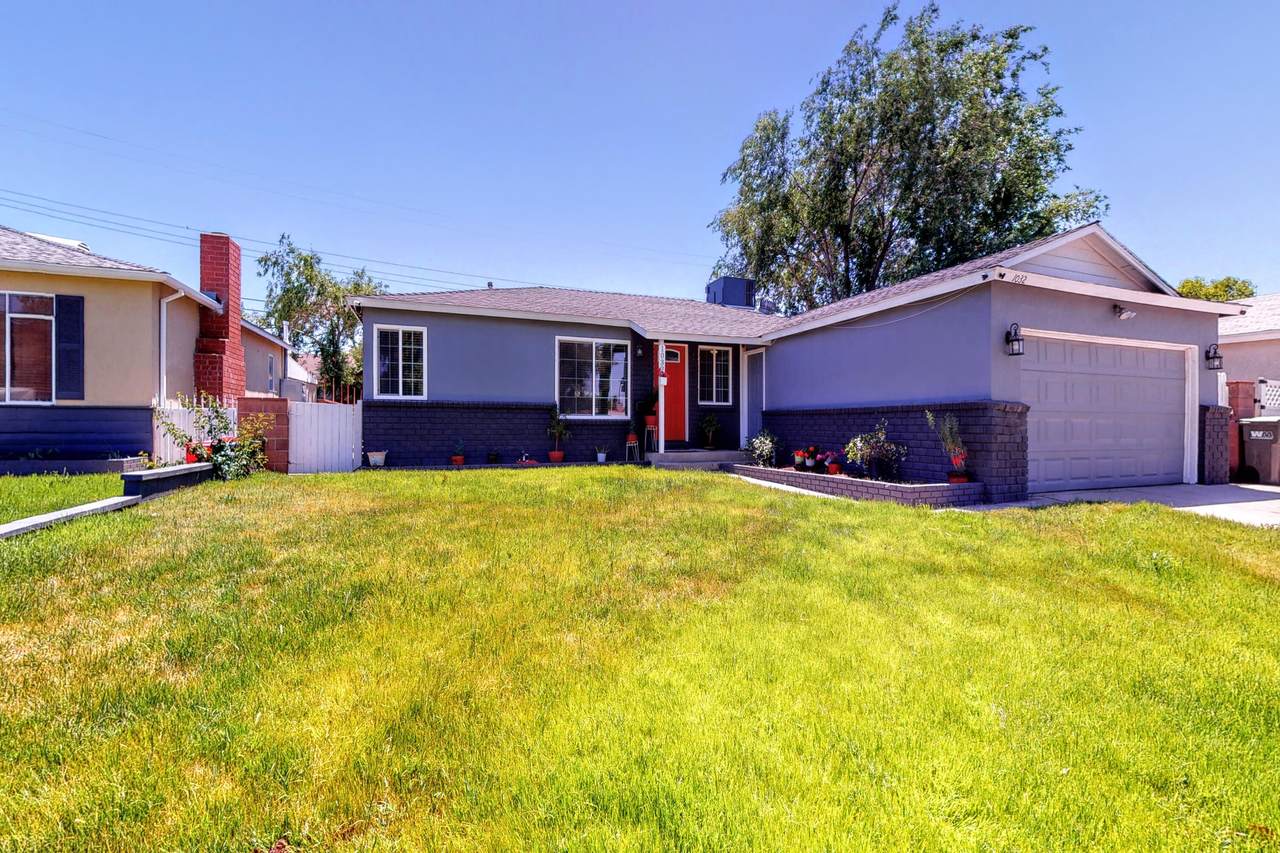 1032 Avenue J6 - Photo 1