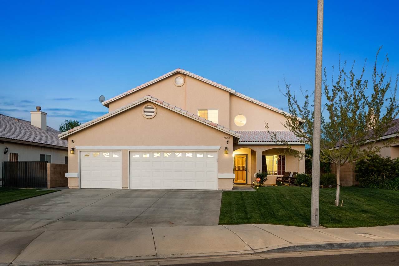 44142 Dawn Court - Photo 1