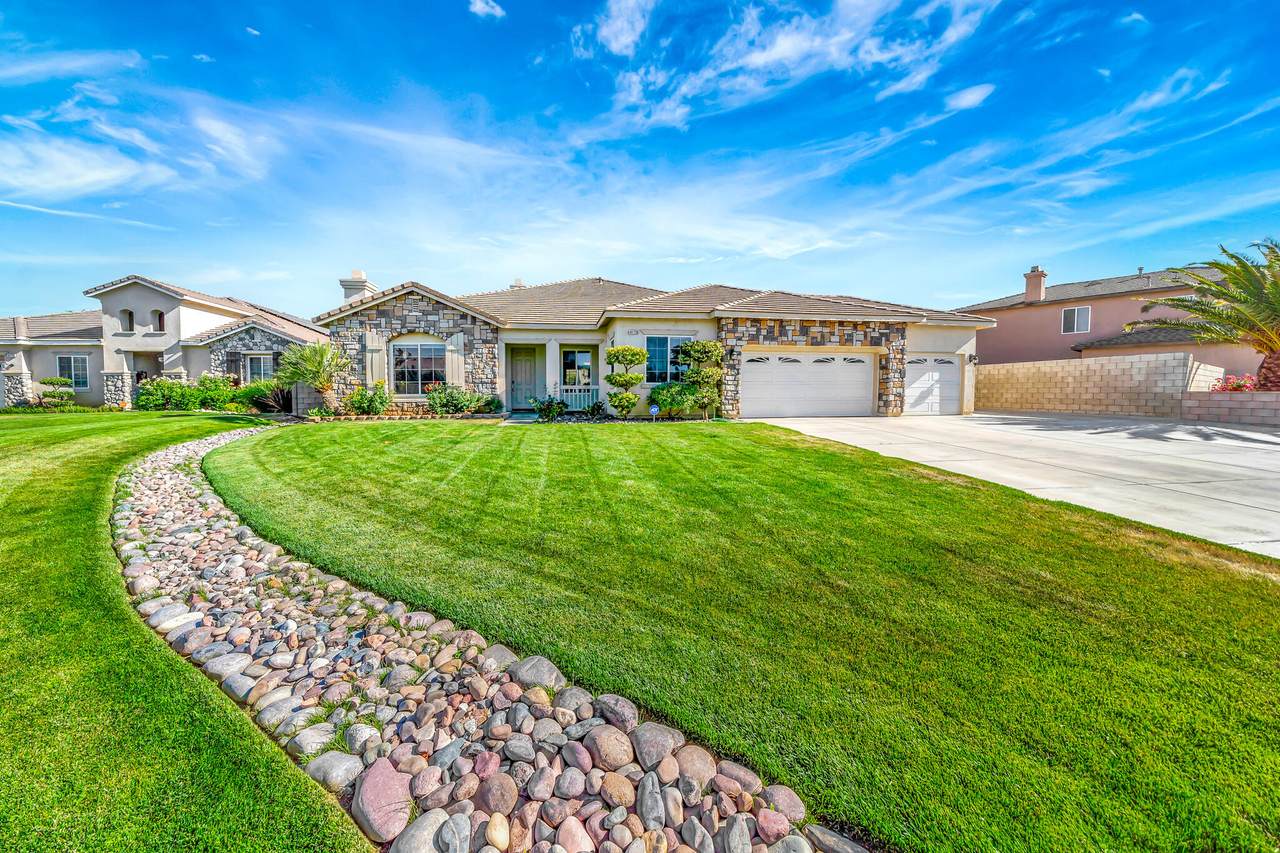 41736 Firenze Street - Photo 1