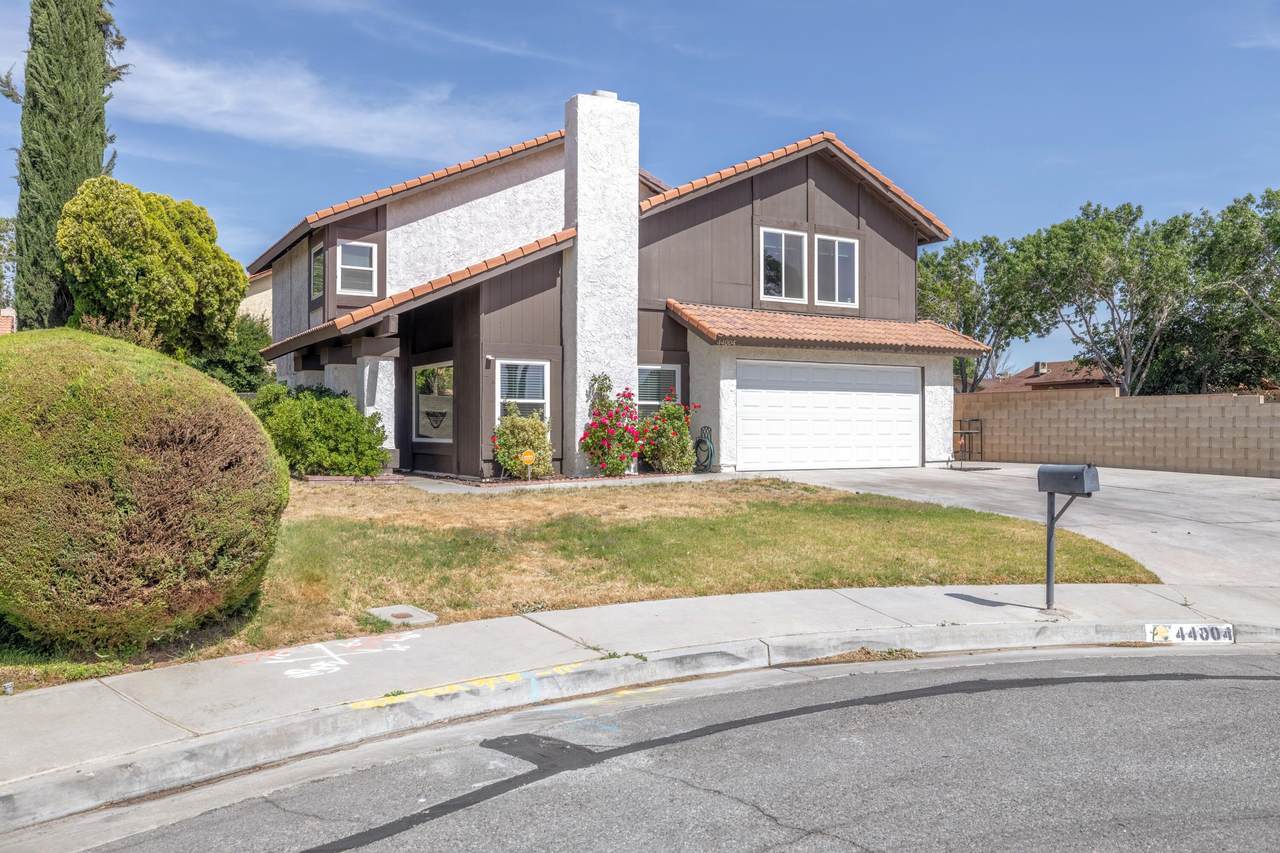 44004 Andale Avenue - Photo 1