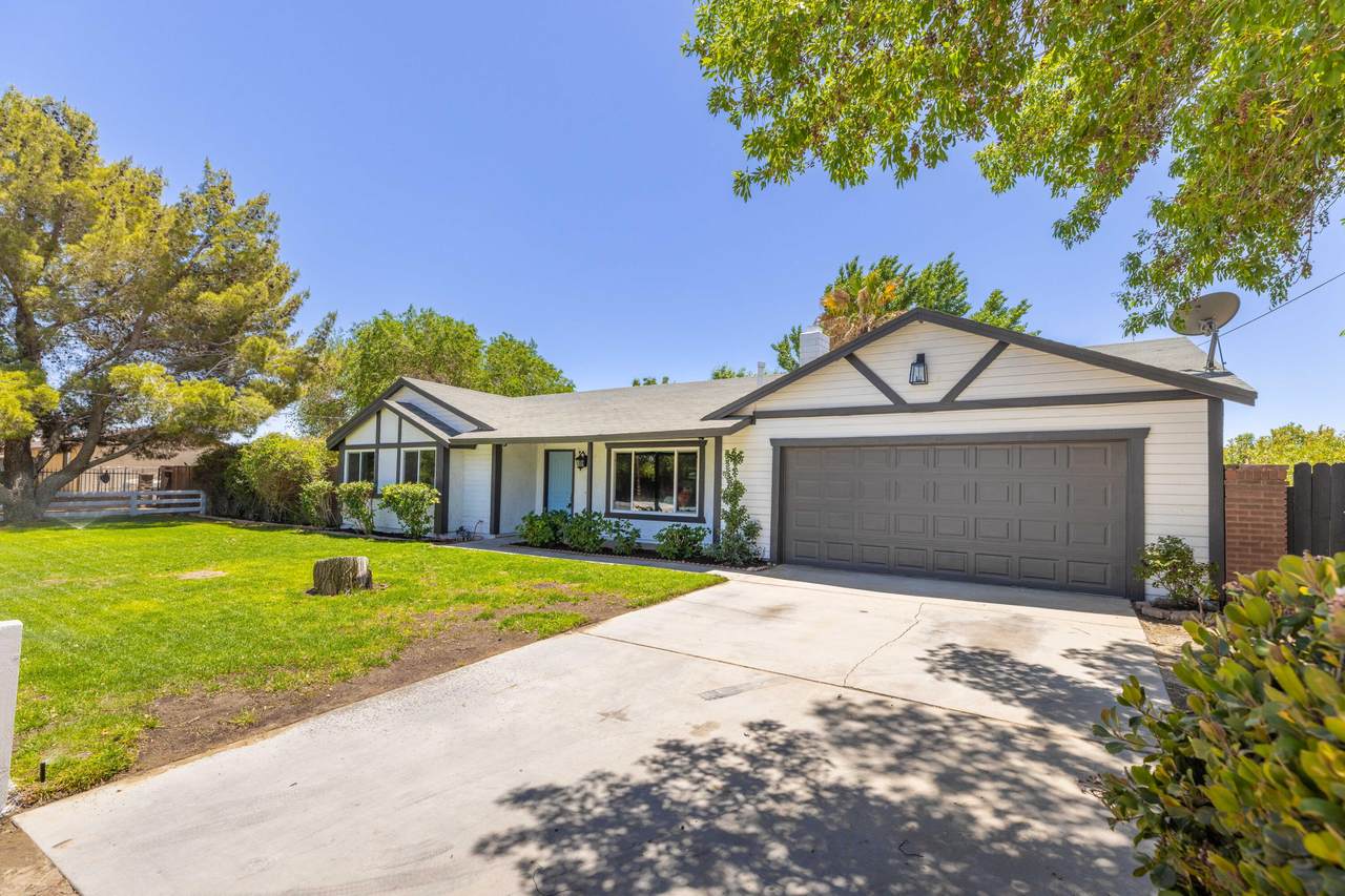 10714 Ave R-2 - Photo 1