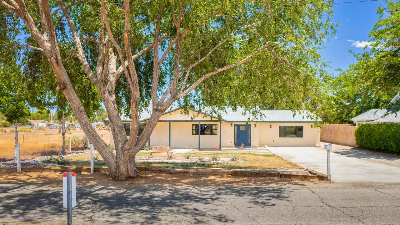 43364 52nd Street - Photo 1