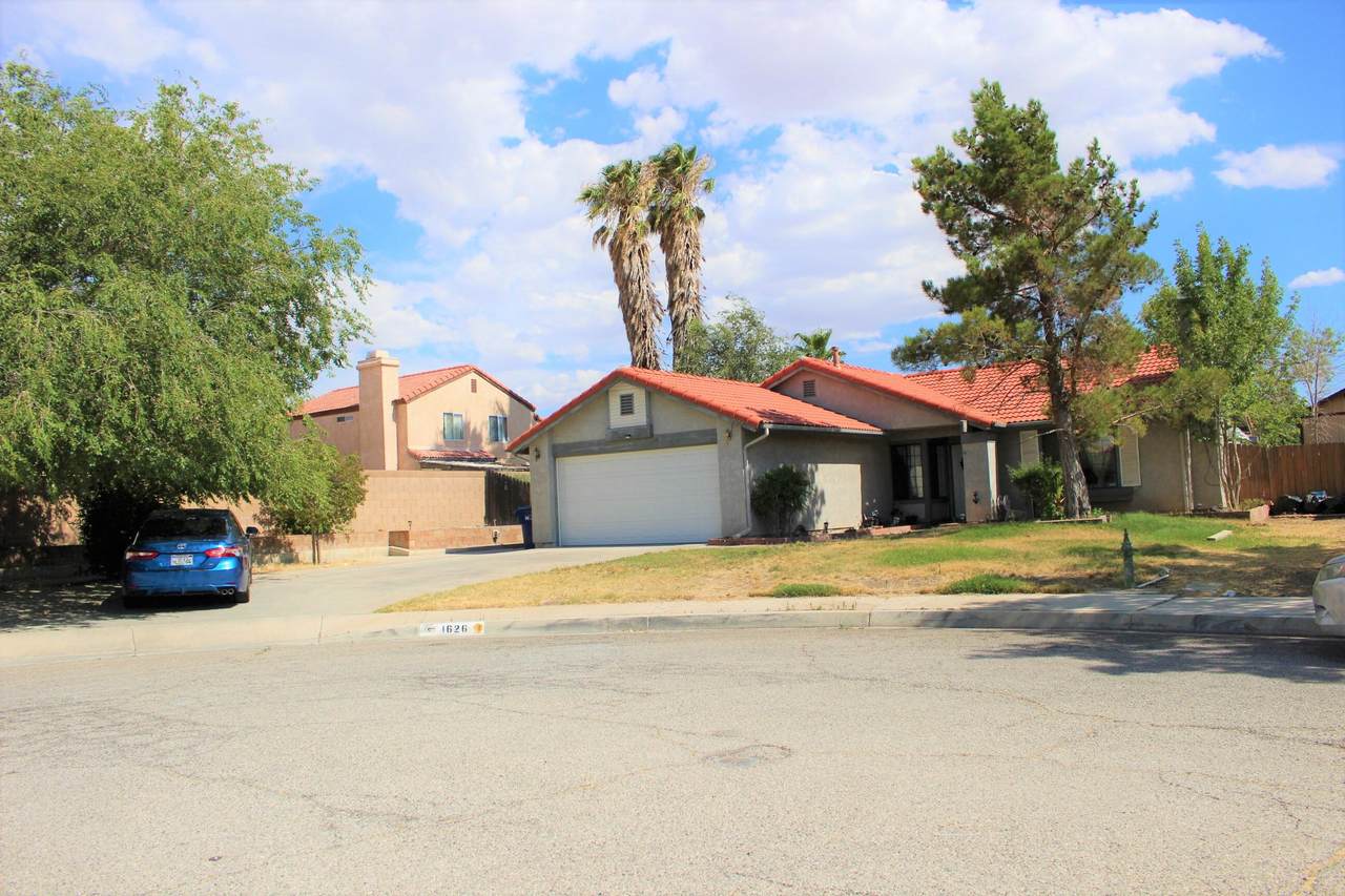 1626 Crestview Court - Photo 1