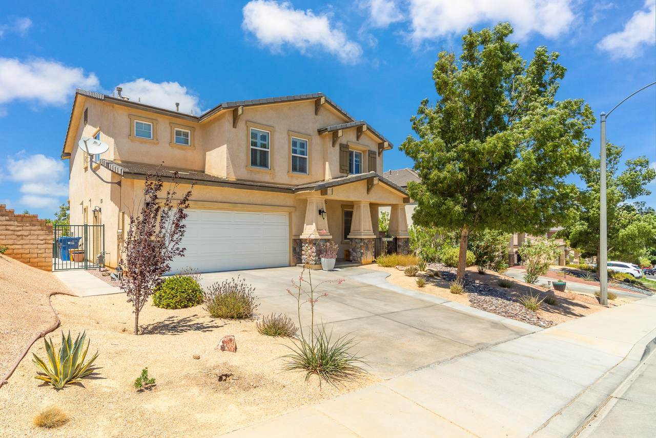 37447 Peachwood Place - Photo 1