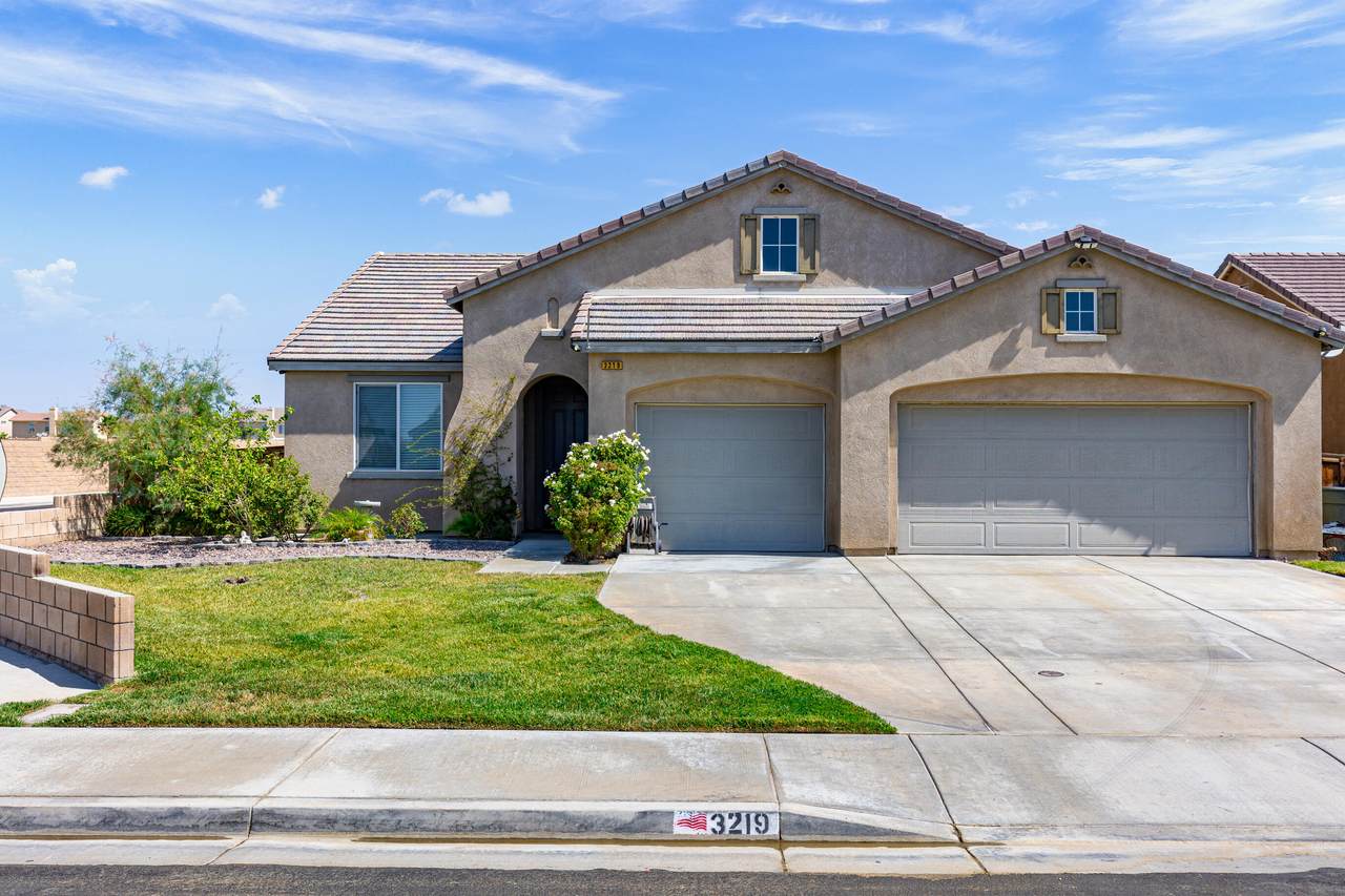 3219 Tumbleweed Avenue - Photo 1
