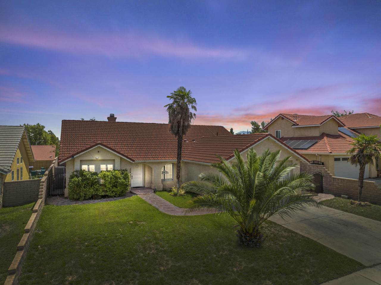 37028 La Contempo Avenue - Photo 1