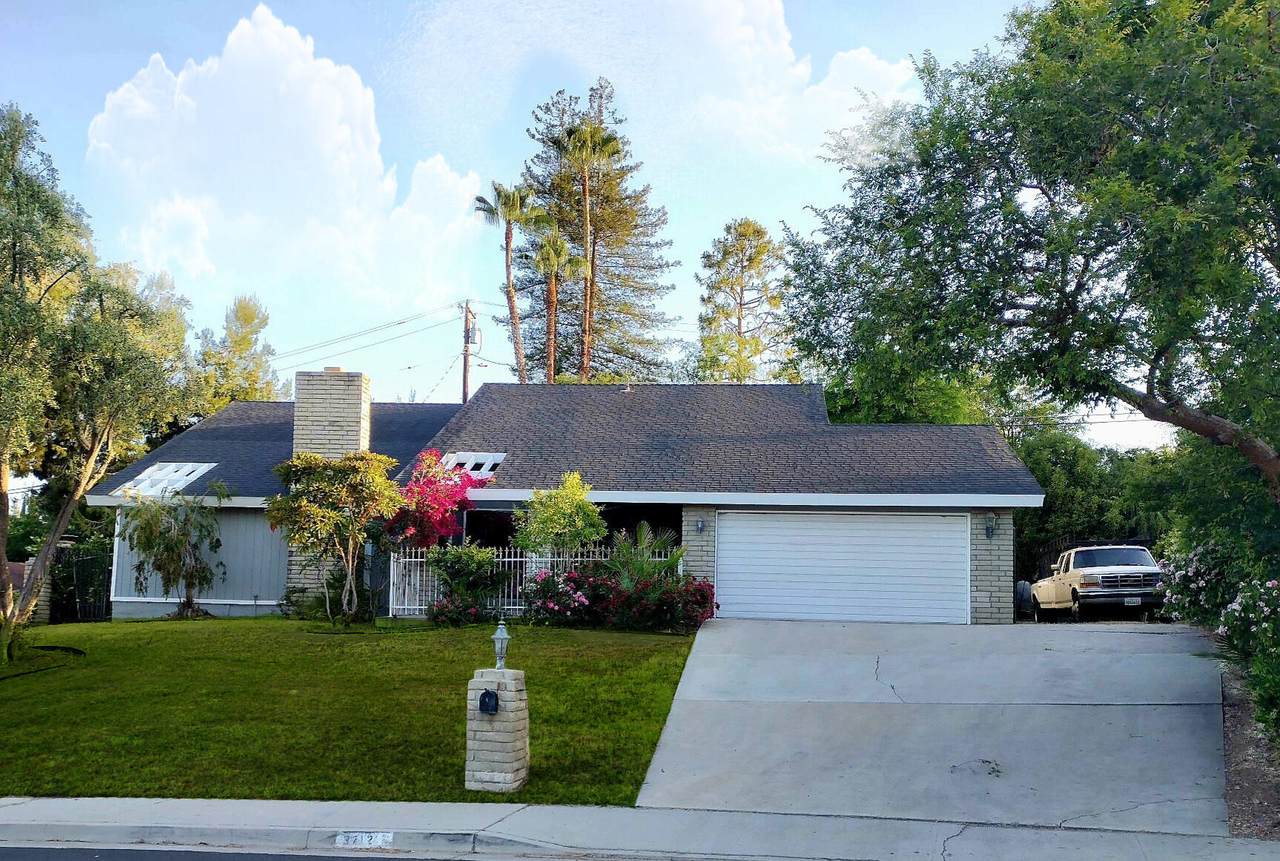 5712 Rexroth Avenue - Photo 1