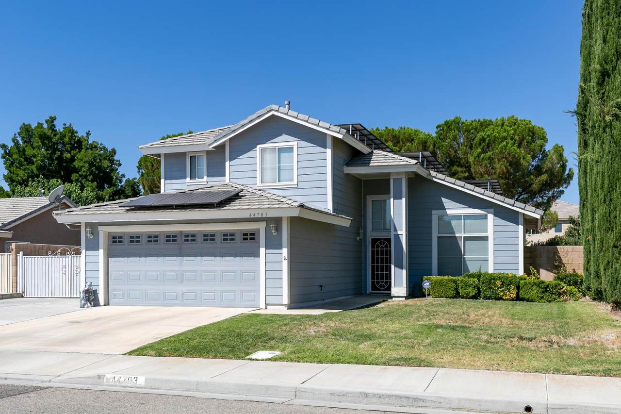44703 Ranchwood Avenue - Photo 1