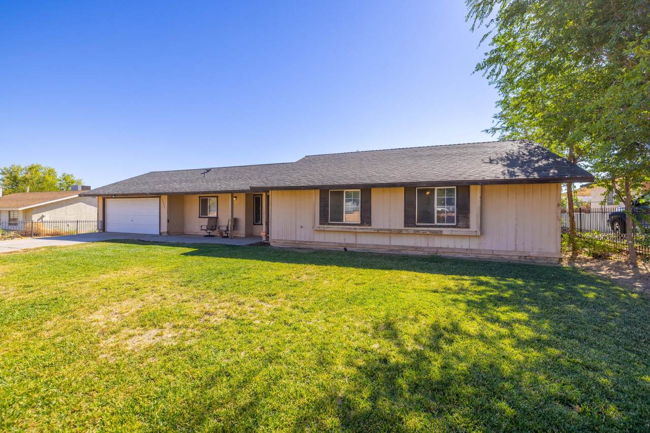 40226 165th Street - Photo 1